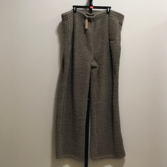 SKIMS  Teddy High Pile Fleece Pants NWT with flaws - Picture 1 of 7